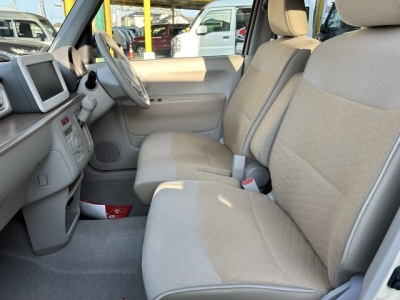 ラパン(スズキ)中古車 前席内装