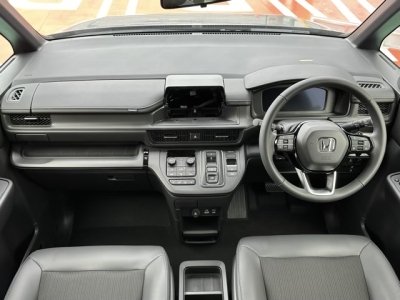 ステップワゴン(ホンダ)登録済未使用車 内外装写真他２