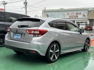 インプレッサスポーツ(スバル)中古車 前席内装