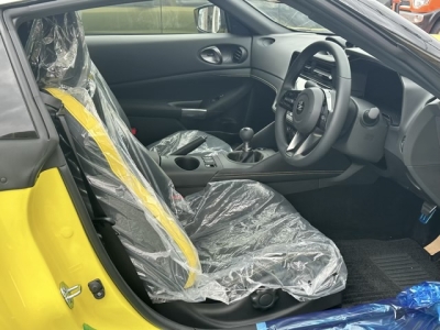 フェアレディZ(ニッサン)登録済未使用車 内外装写真他１