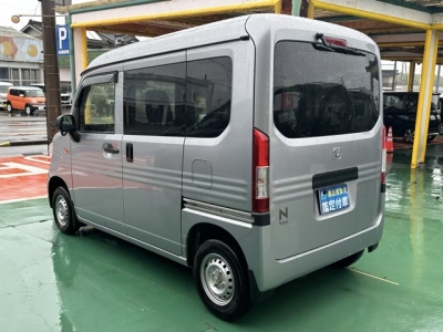 N-VAN(ホンダ)ディーラ-試乗車 後方