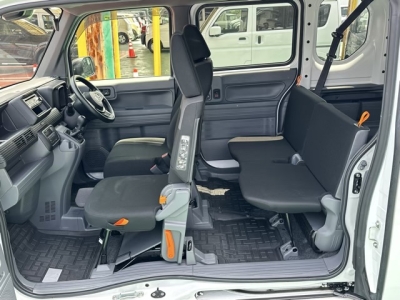 N-VAN(ホンダ)中古車 後席内装