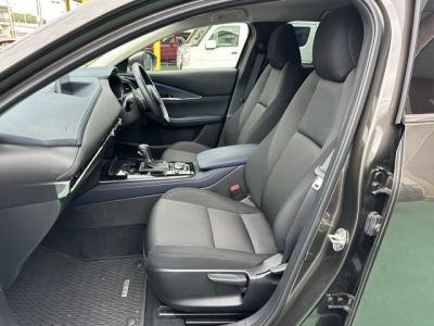 CX-30(マツダ)中古車 前席内装
