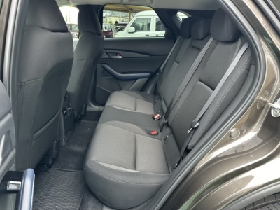 CX-30(マツダ)中古車 後席内装