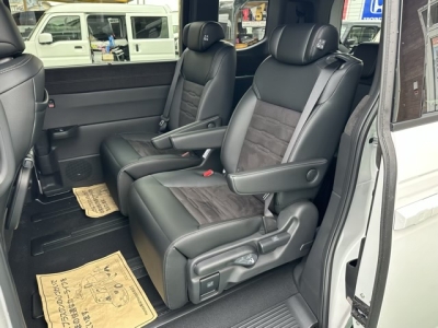 ステップワゴン(ホンダ)登録済未使用車 後席内装