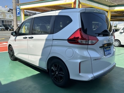 フリード+(ホンダ)登録済未使用車 後方