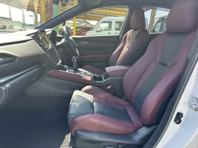 WRX S4(スバル)ディーラ-試乗車 後席内装