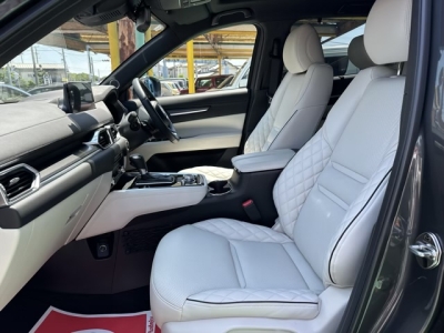 CX-8(マツダ)中古車 後方
