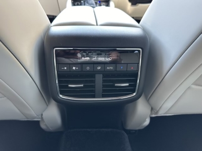 CX-8(マツダ)中古車 前席内装
