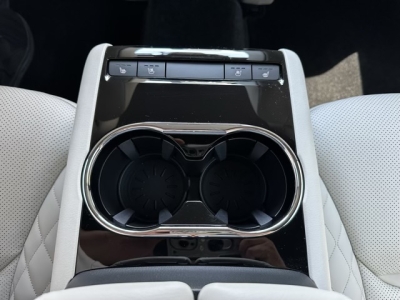 CX-8(マツダ)中古車 後席内装