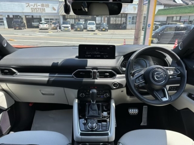 CX-8(マツダ)中古車 後席から見た前席