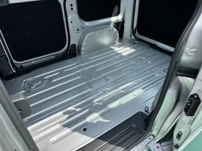 NV200バネットバン(ニッサン)中古車 後席内装