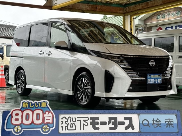 セレナ(ニッサン)登録済未使用車全体拡大