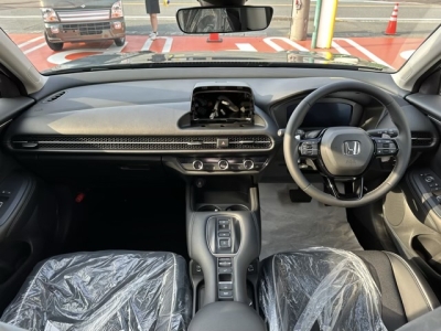 ZR-V(ホンダ)登録済未使用車 後席から見た前席
