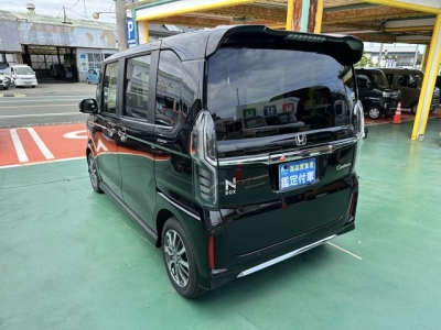 N-BOXカスタム(ホンダ)届出済未使用車 後方