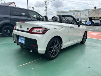 コペン(ダイハツ)中古車 後席から見た前席