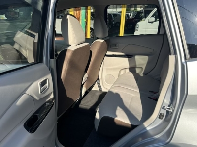 デイズ(ニッサン)中古車 後席内装