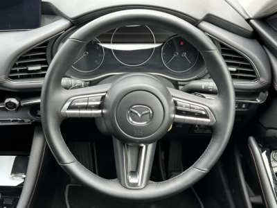 MAZDA3 セダン(マツダ)中古車 内外装写真