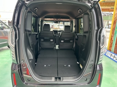N-BOXカスタム(ホンダ)中古車 内外装写真他２