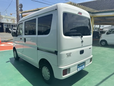 エブリイバンのOEM(スズキ)ディーラ-試乗車 後方
