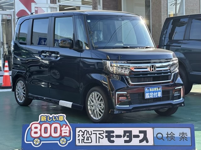 N-BOXカスタム(ホンダ)届出済未使用車全体拡大