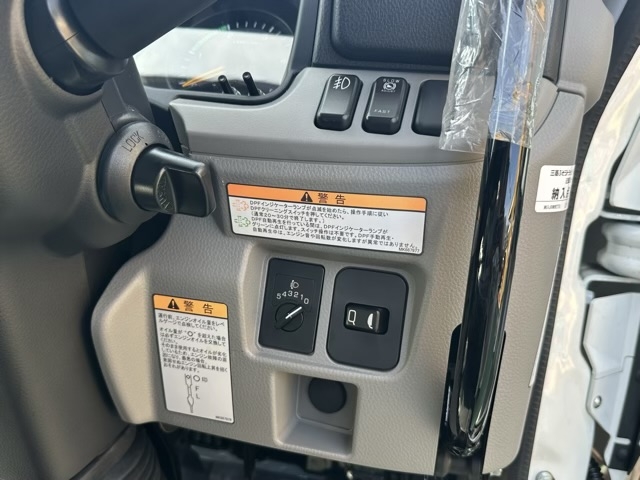 キャンター(三菱)レンタ登録済未使用車 12