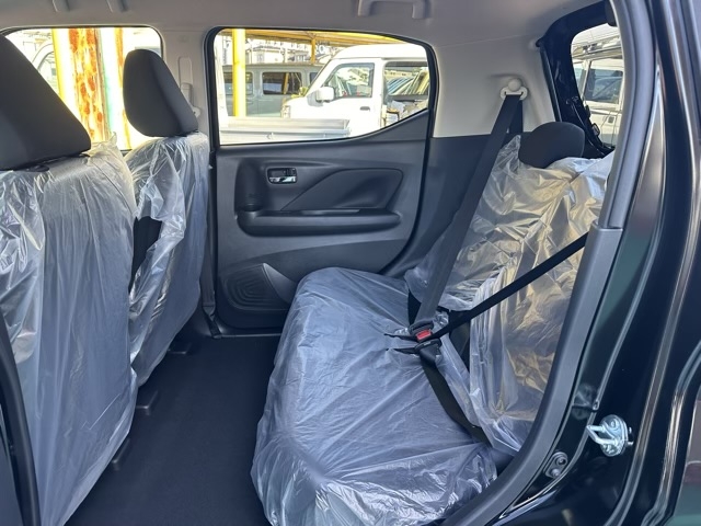デイズ(ニッサン)新車見本展示有 4