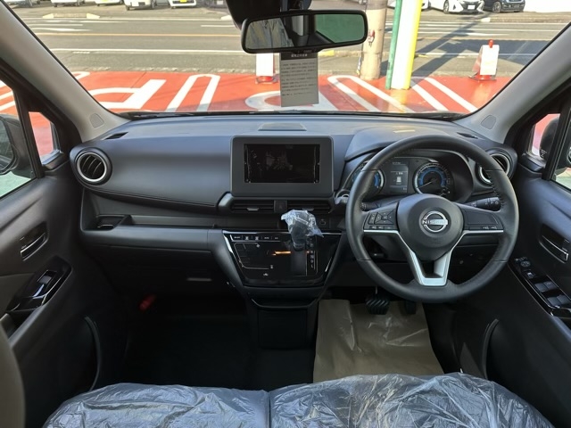 デイズ(ニッサン)新車見本展示有 5