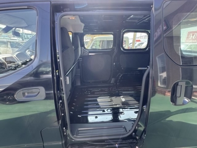 NV200バネットバン(ニッサン)中古車 後席内装