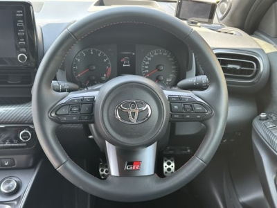 GRヤリス(トヨタ)中古車 内外装写真