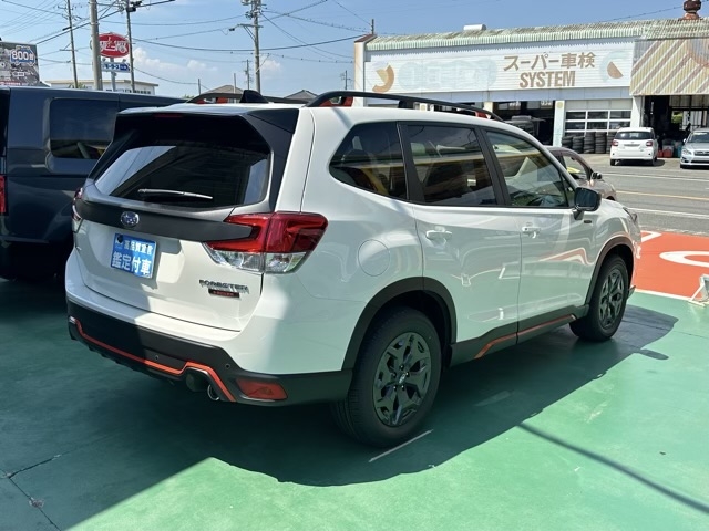 フォレスター(スバル)登録済未使用車 12