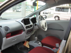 アイ(三菱)中古車 前席内装