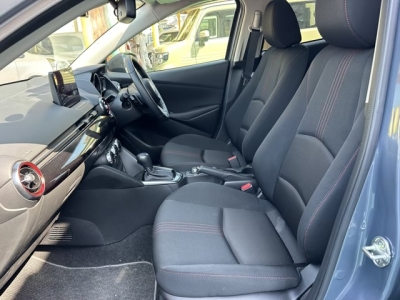 MAZDA2(マツダ)中古車 前席内装