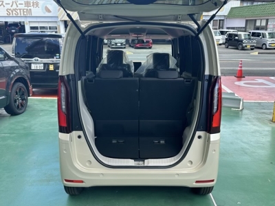 新型N-BOX(ホンダ)届出済未使用車 内外装写真他２