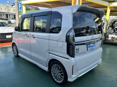 N-BOXカスタム(ホンダ)中古車 後方