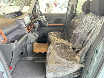 タントファンクロス(ダイハツ)届出済未使用車 前席内装