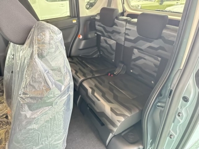 タントファンクロス(ダイハツ)届出済未使用車 後席内装