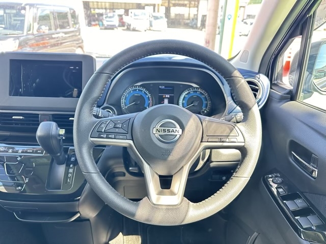 デイズ(ニッサン)ディーラ-試乗車 6