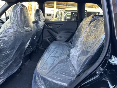 フォレスター(スバル)登録済未使用車 後席内装