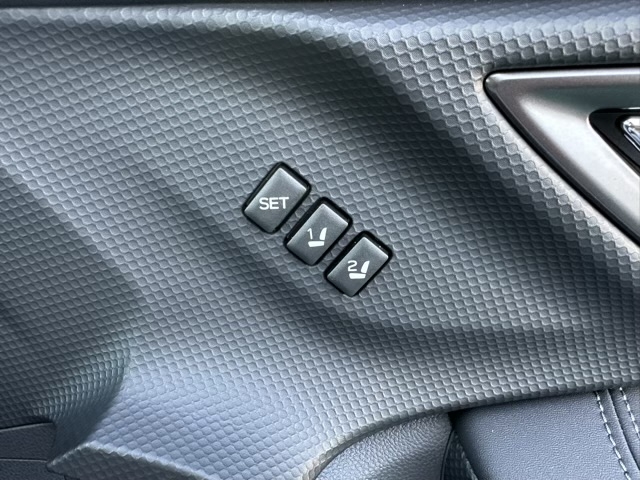 フォレスター(スバル)登録済未使用車 12