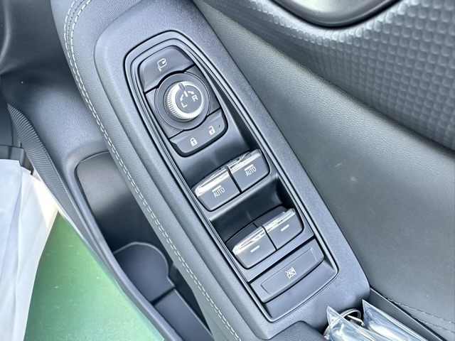 フォレスター(スバル)登録済未使用車 11