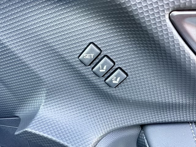 フォレスター(スバル)登録済未使用車 12