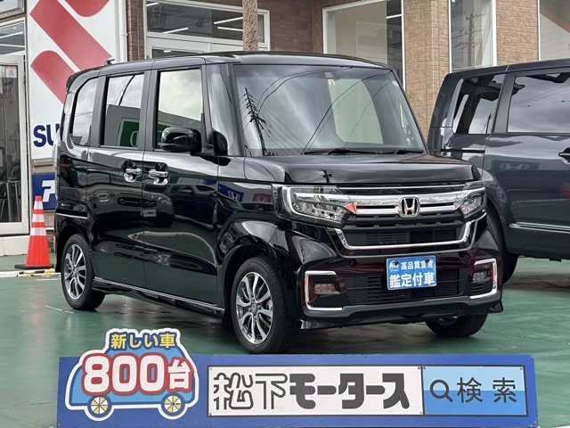 N-BOXカスタム(ホンダ)届出済未使用車全体拡大