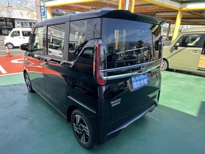 新型ルークス(ニッサン)届出済未使用車 後方