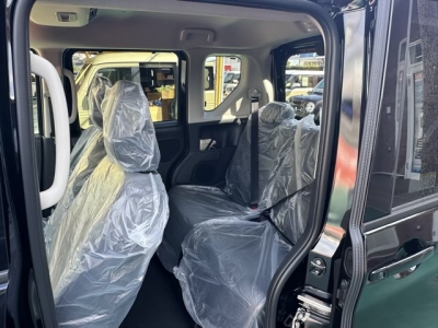 新型ルークス(ニッサン)届出済未使用車 後席内装