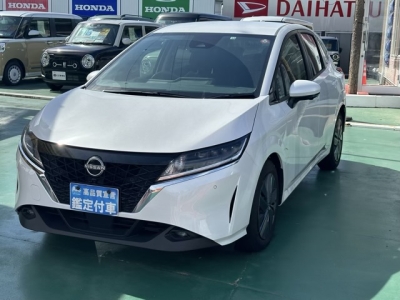 ノート(ニッサン)中古車 前方