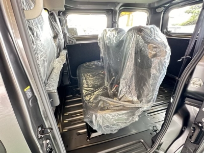 NV200バネットバン(ニッサン)登録済未使用車 後席内装