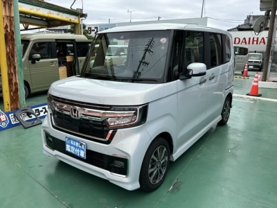 N-BOXカスタム(ホンダ)中古車 前方