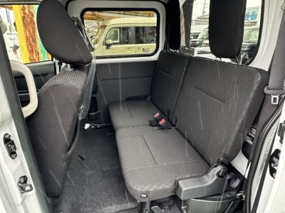 ハイゼットデッキバン(ダイハツ)届出済未使用車 後席内装