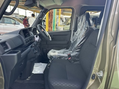 ハイゼットデッキバン(ダイハツ)届出済未使用車 前席内装